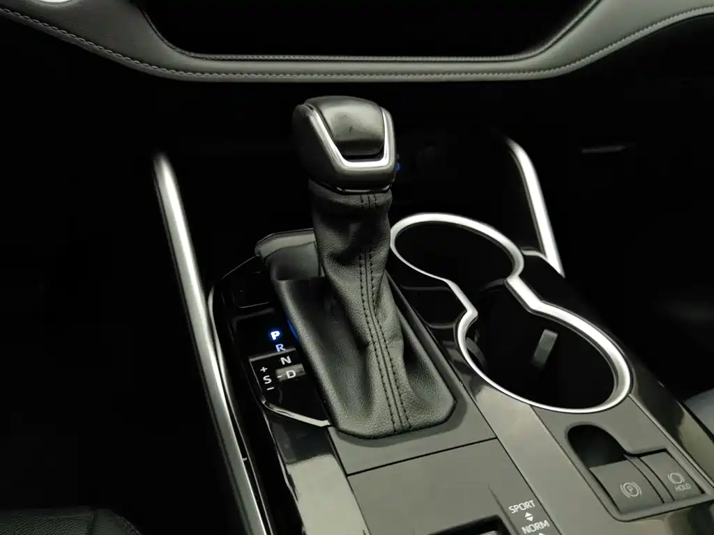 Toyota Highlander 2022 — фото 13