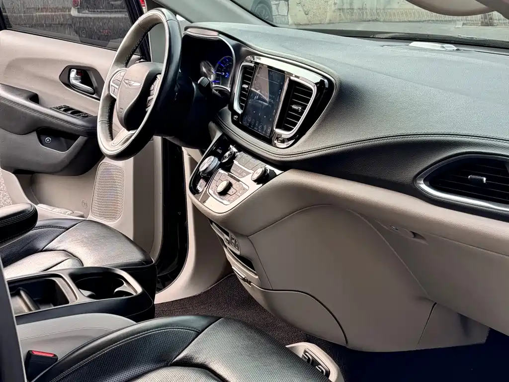 Chrysler Grand Voyager PHEV 2020 — фото 7