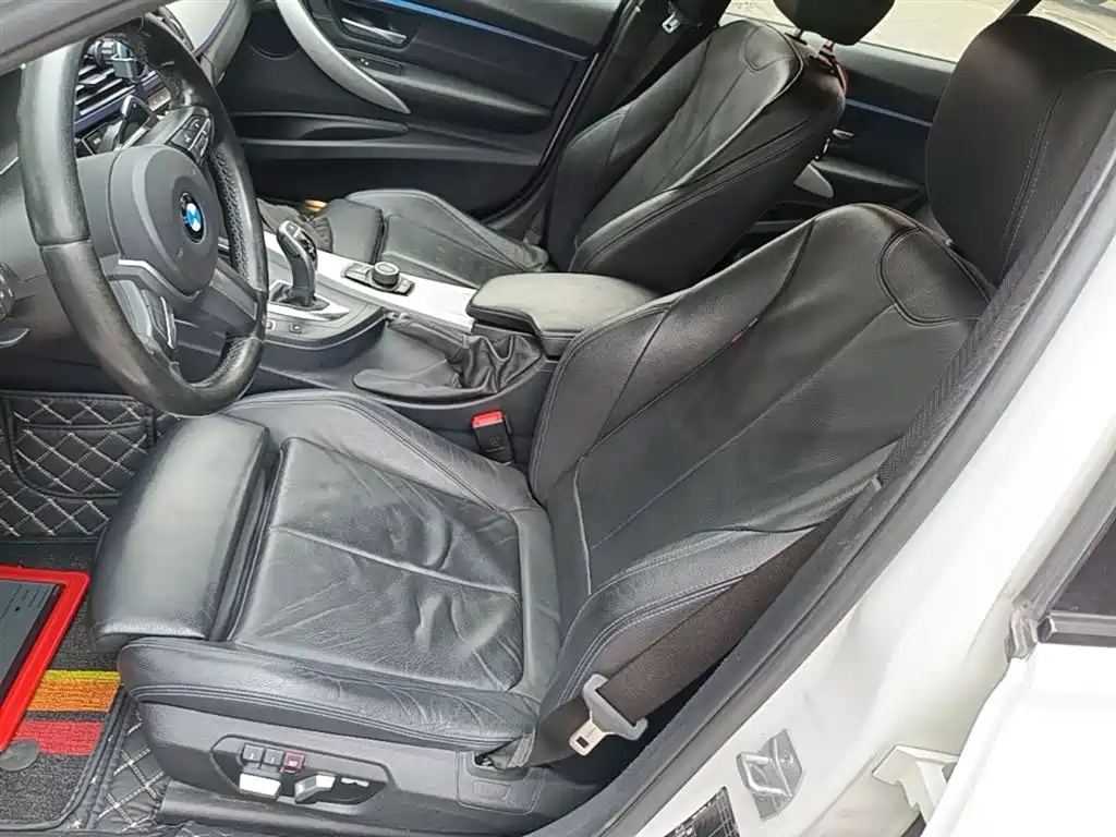 BMW 3 Series 2018 — фото 15