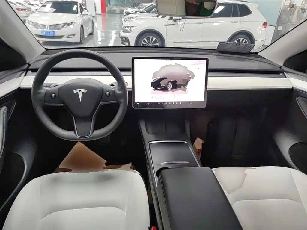 Tesla Model Y 2022 — фото 10