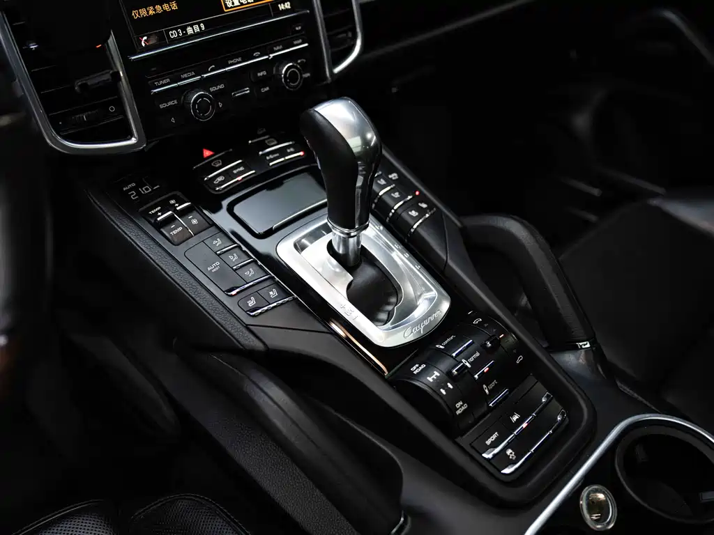 Porsche Cayenne 2013 — фото 18