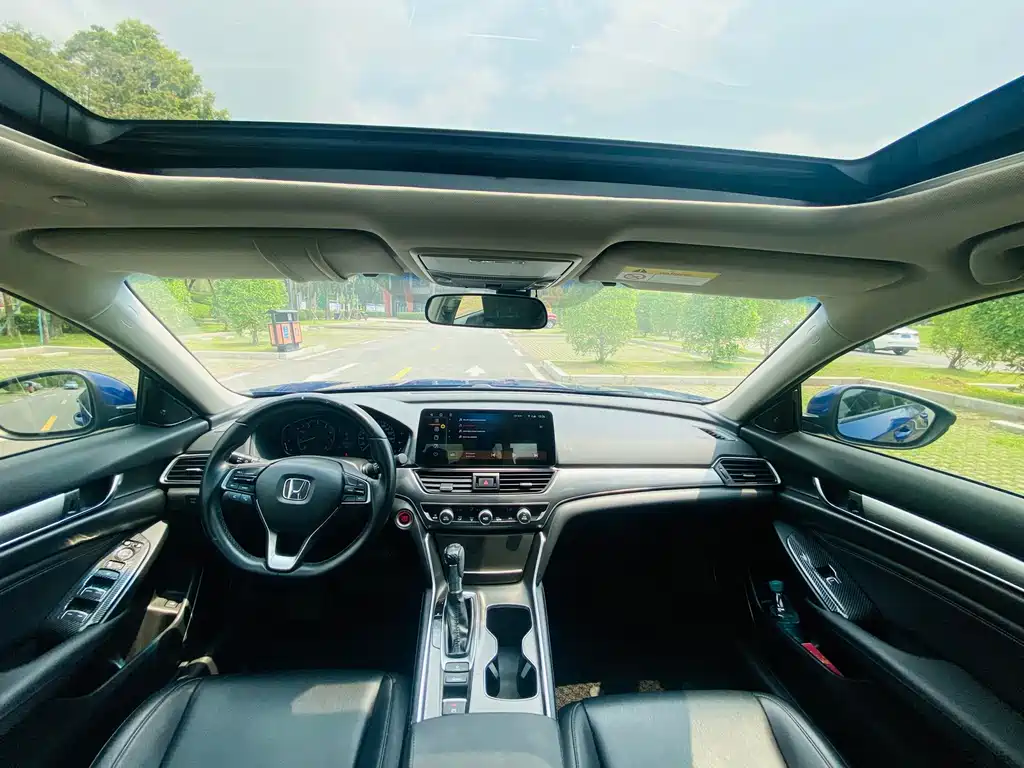 Honda Accord 2019 — фото 14