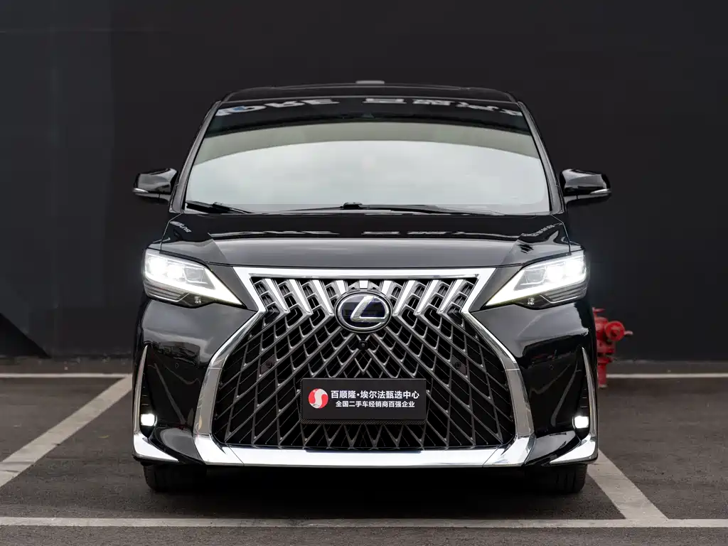 Lexus LM 2021 — фото 1