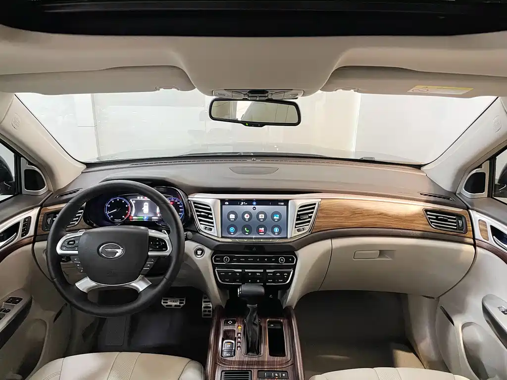 GAC Trumpchi GS8 2017 — фото 16