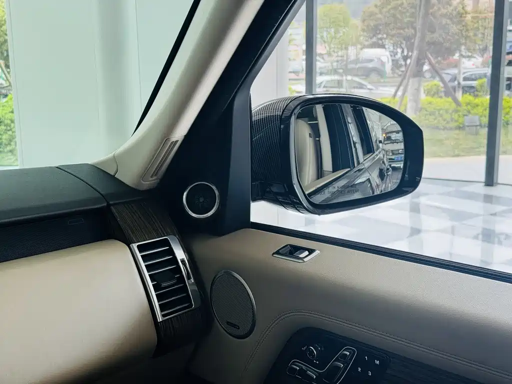 Land Rover Range Rover 2019 — фото 17