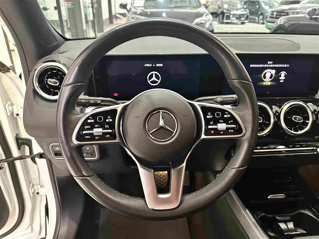 Mercedes-Benz GLB 2023 — фото 8