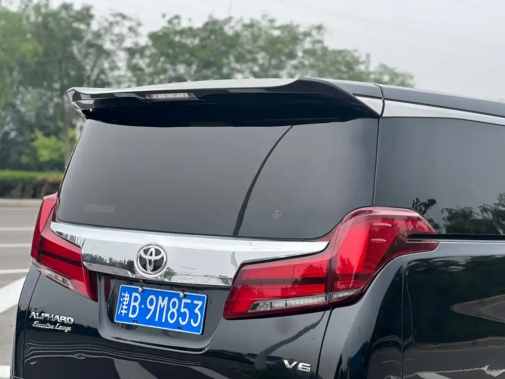 Toyota Alphard 2017 — фото 21