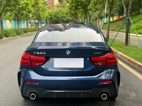 BMW 1 Series 2021