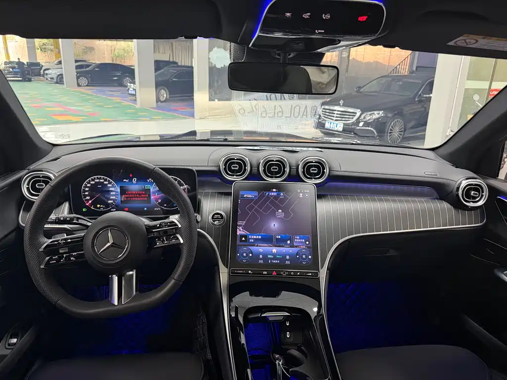 Mercedes-Benz GLC 2023