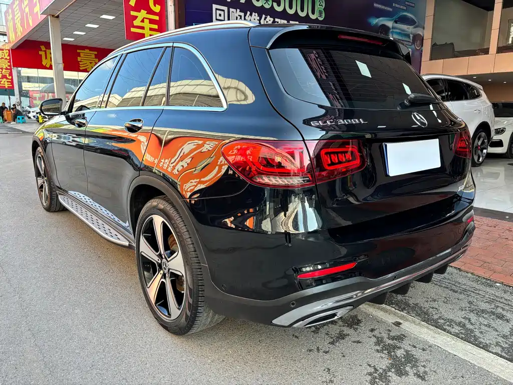 Mercedes-Benz GLC 2023