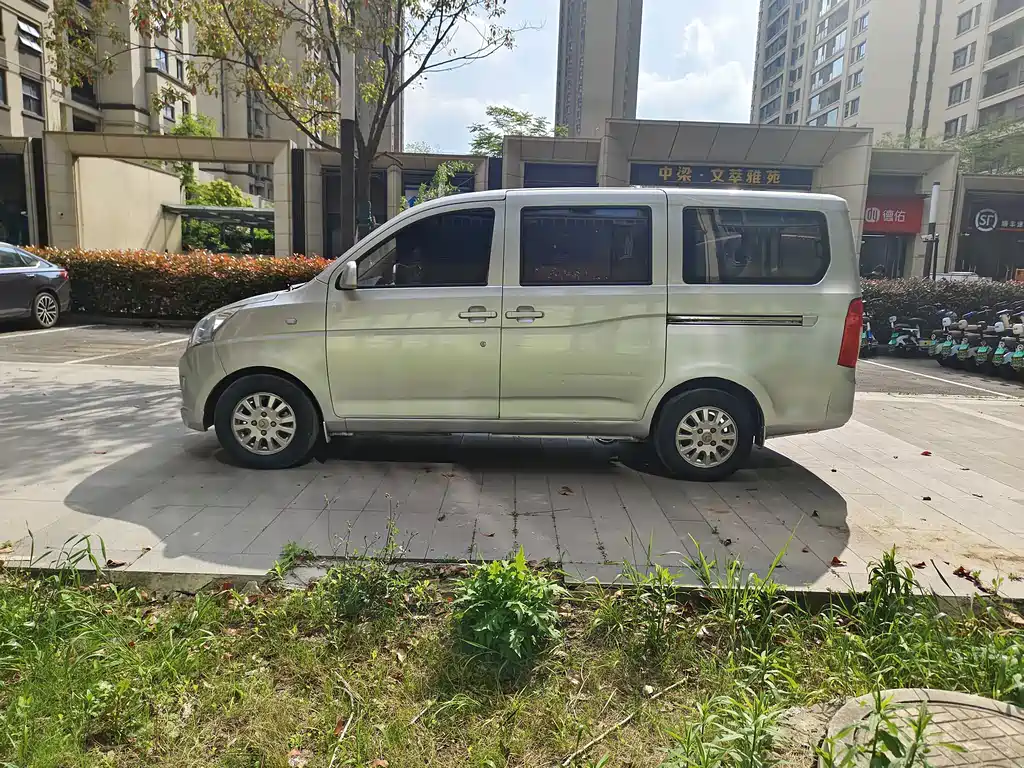 Wuling Rongguang V 2020 — фото 3