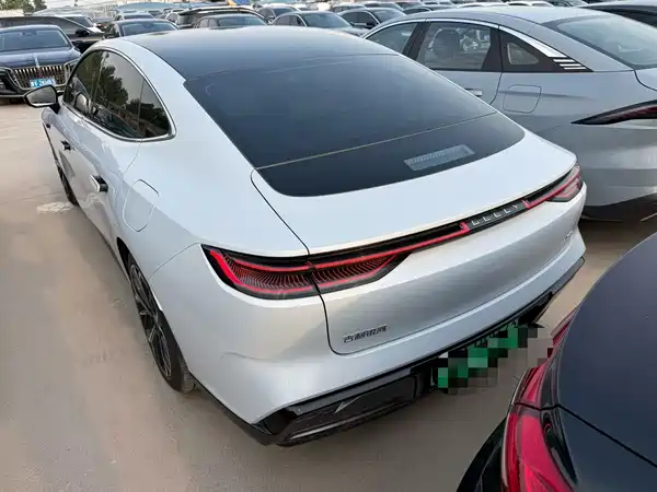 Geely Galaxy E8 2024