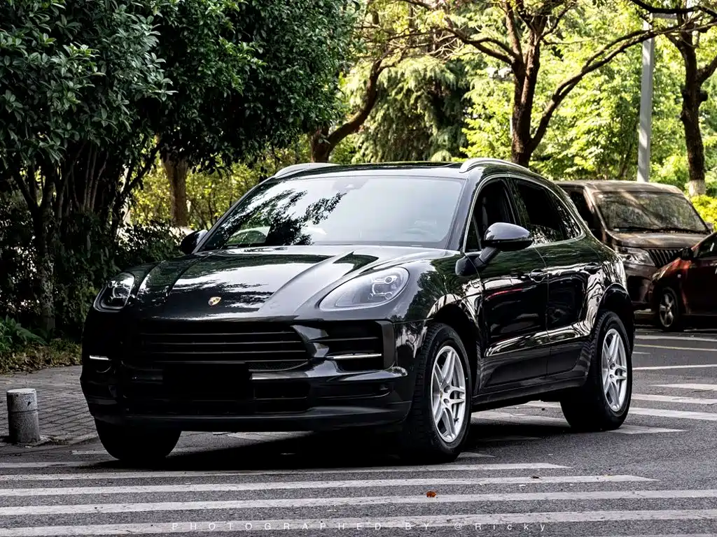 Porsche Macan 2020 — фото 1