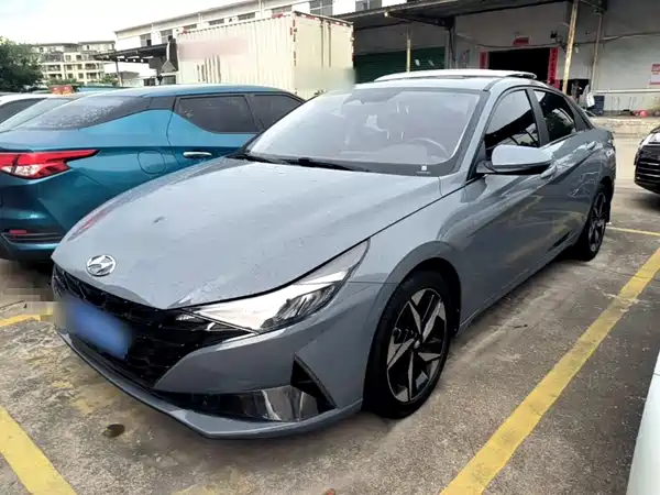 Hyundai Elantra 2022