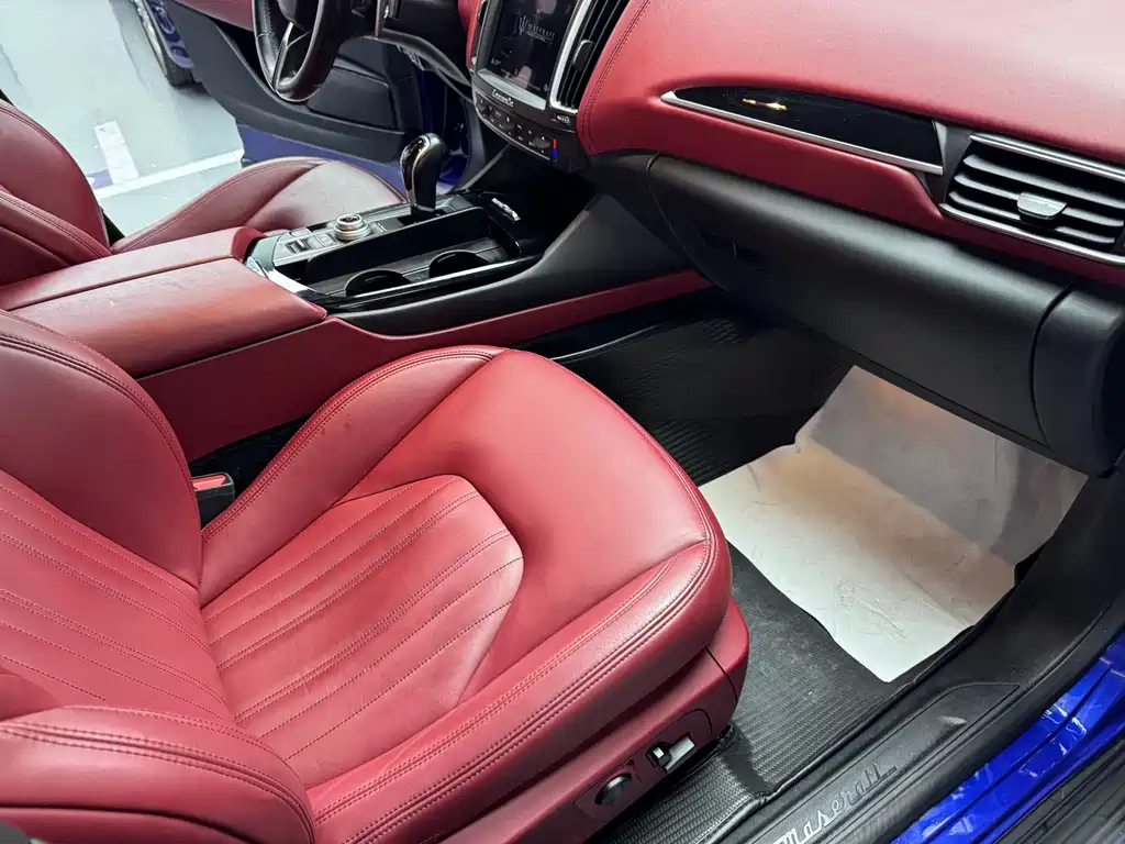 Maserati Levante 2020 — фото 11