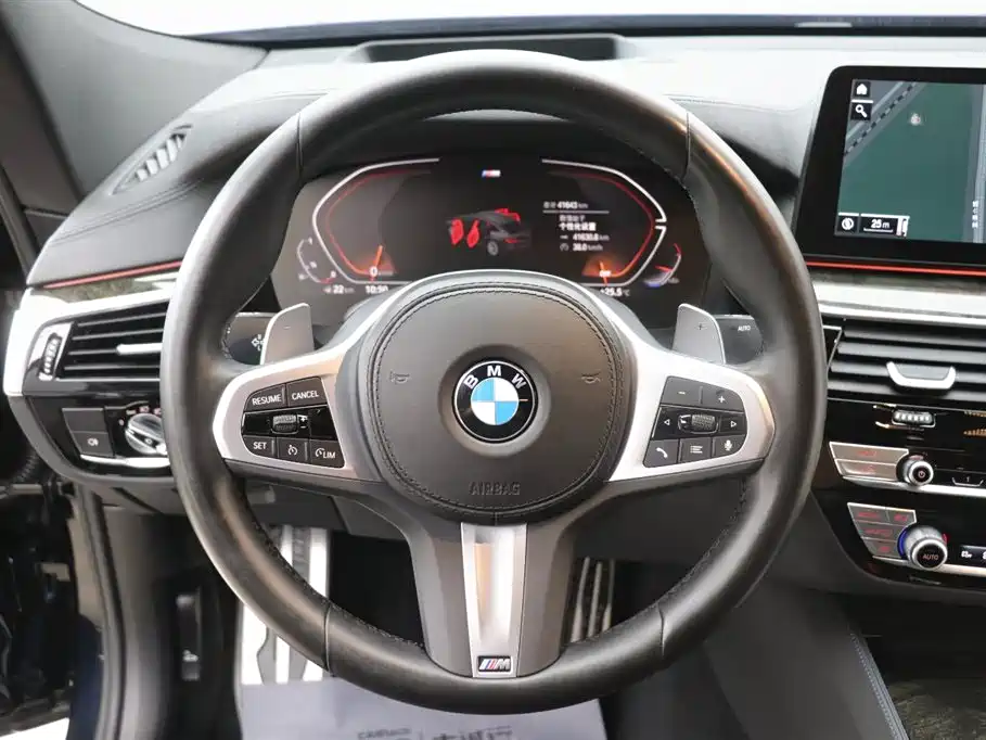 BMW 6 Series GT 2024 — фото 16