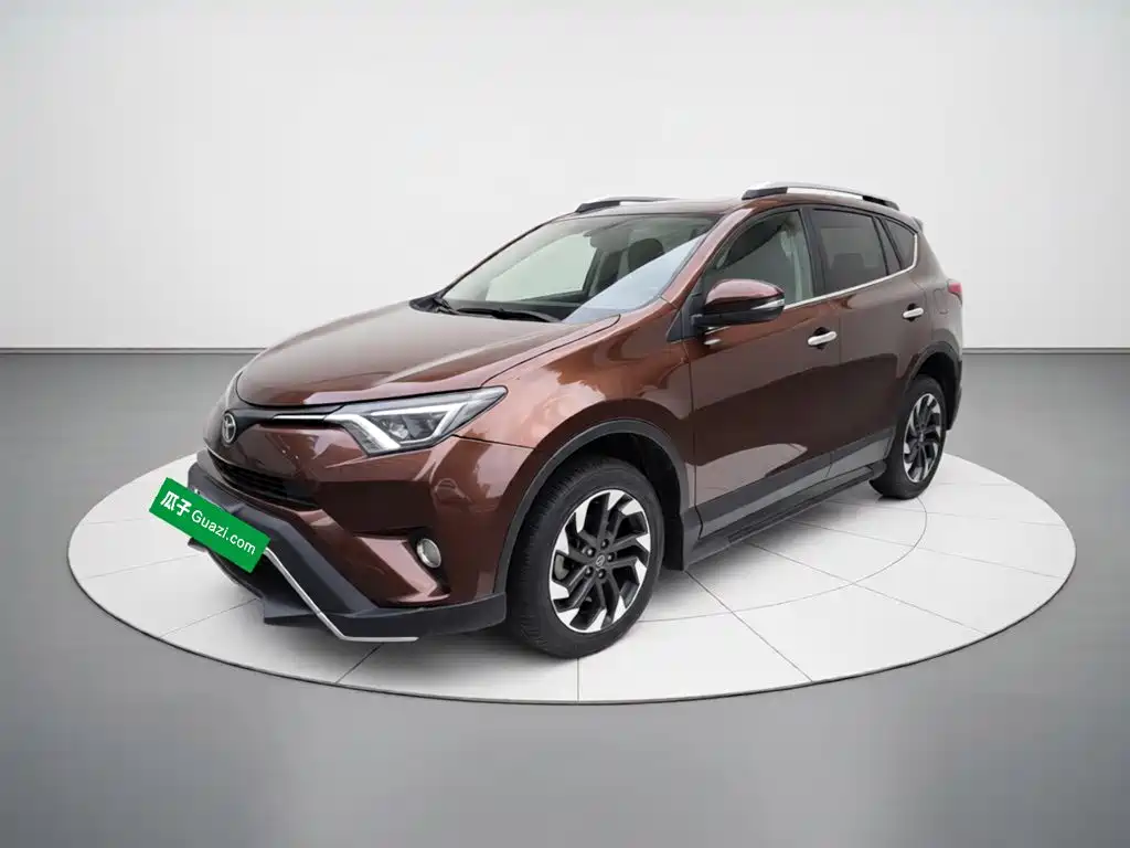 Toyota RAV4 2018 — фото 1