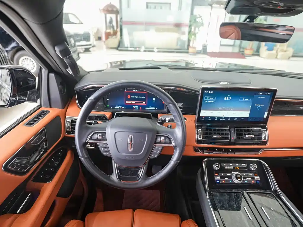 Lincoln Navigator — фото 11