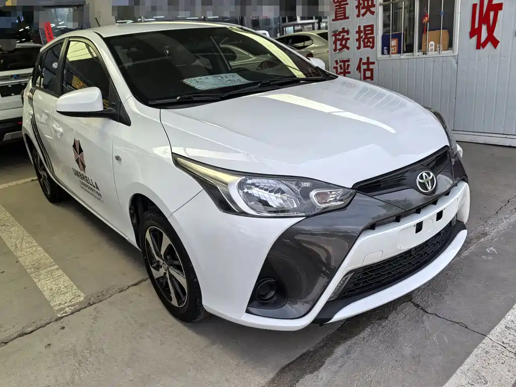 Toyota Yaris L 2017 — фото 2