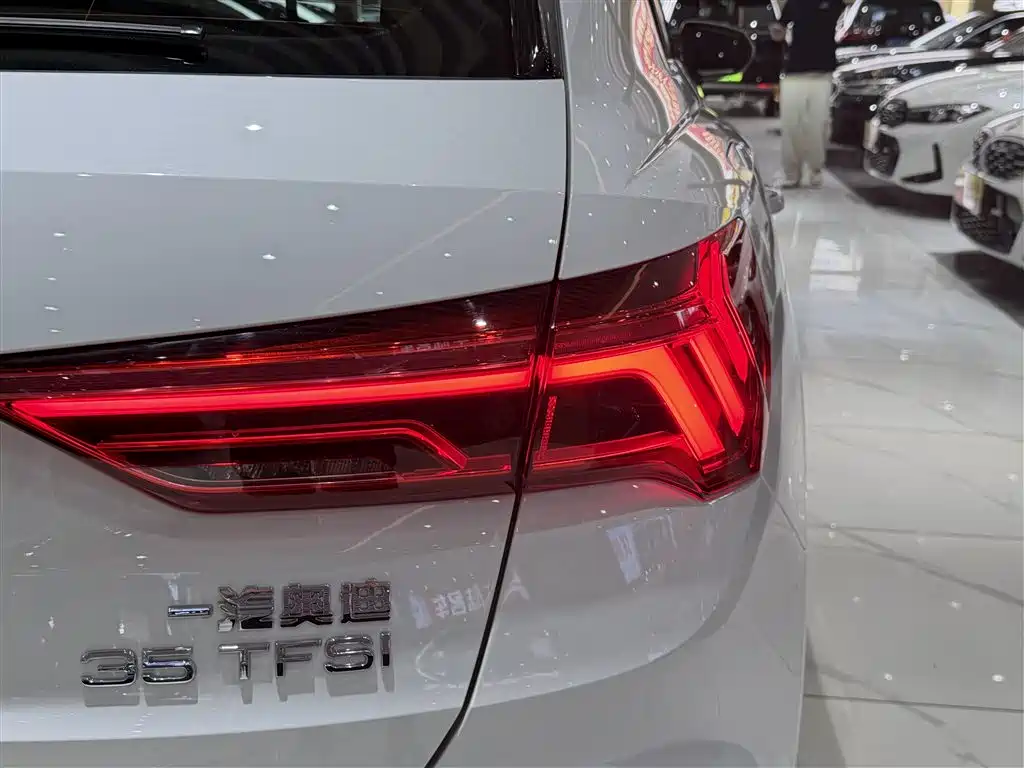 Audi Q3 2024 — фото 8