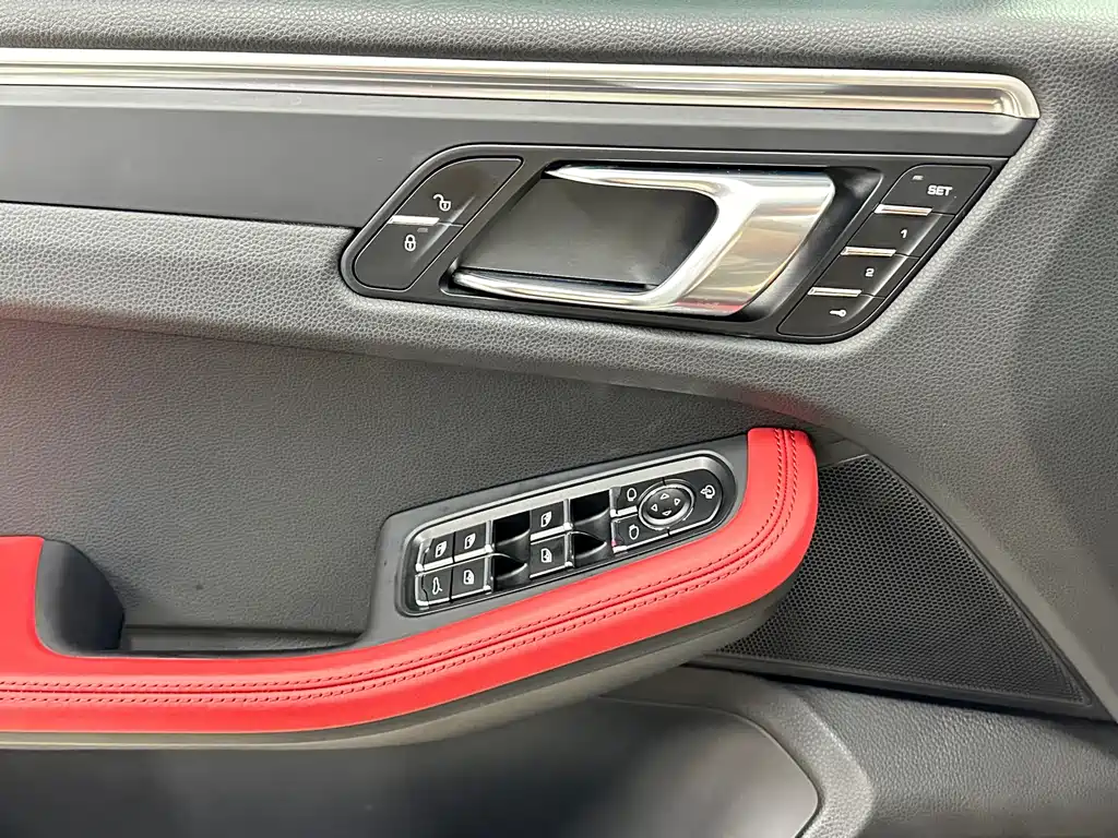 Porsche Macan 2019 — фото 20