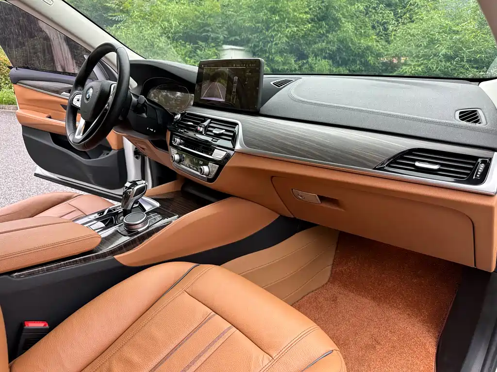 BMW 6 Series GT 2022 — фото 10