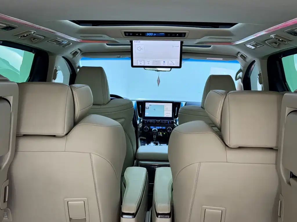 Toyota Vellfire 2021 — фото 12