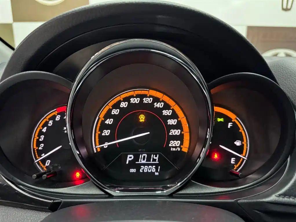 Toyota Yaris L 2023 — фото 20