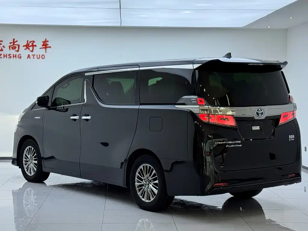 Toyota Vellfire 2021 — фото 13