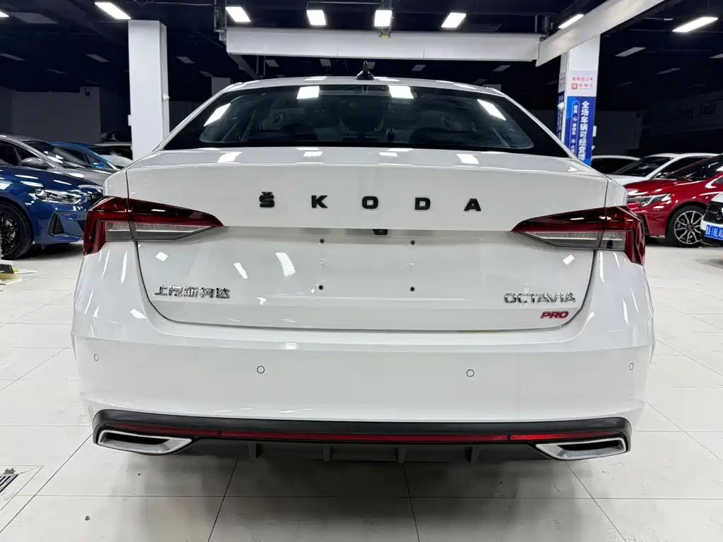 Skoda Octavia 2022 — фото 7