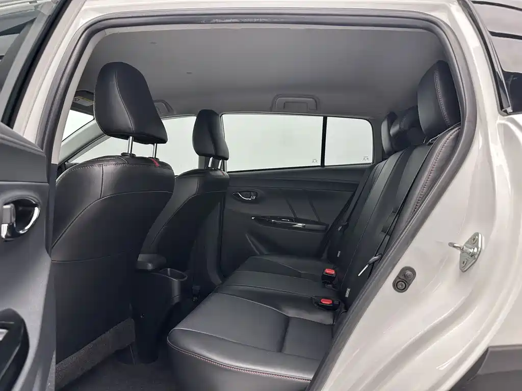 Toyota Yaris L 2022