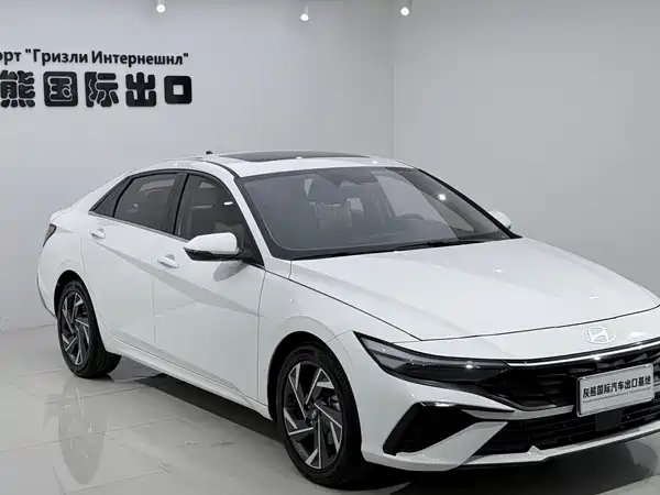 Hyundai Elantra 2024