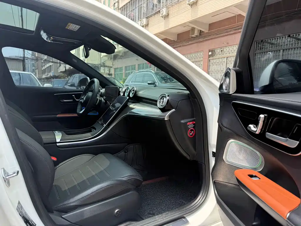 Mercedes-Benz C-Class 2023 — фото 12