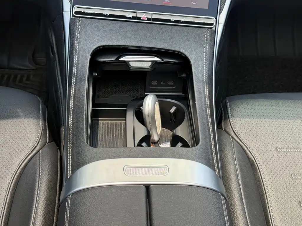 Mercedes-Benz C-Class 2023 — фото 20