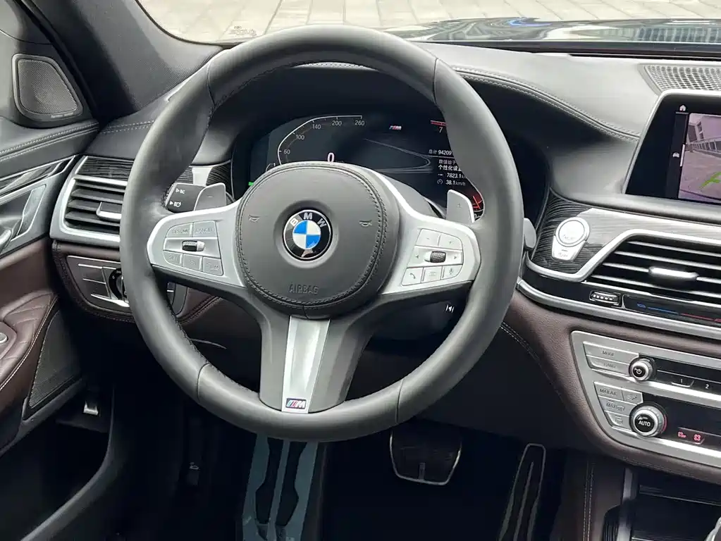 BMW 7 Series 2020 — фото 9