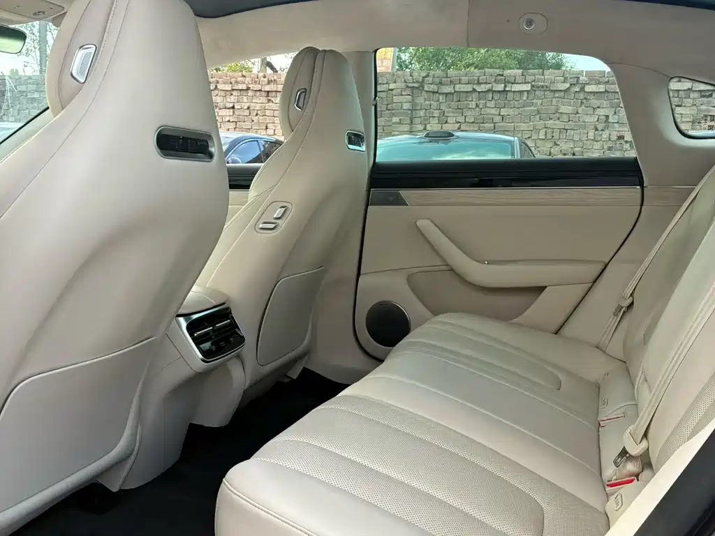 Luxeed Zhijie S7 2024