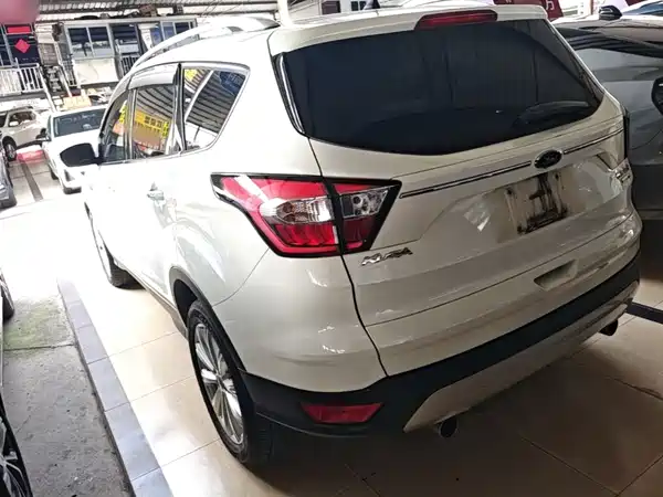 Ford Kuga 2016