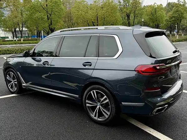 BMW X7 2021