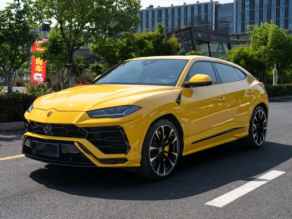 Lamborghini Urus 2020 — фото 1