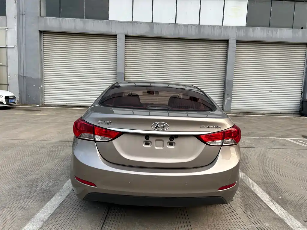 Hyundai Elantra 2013