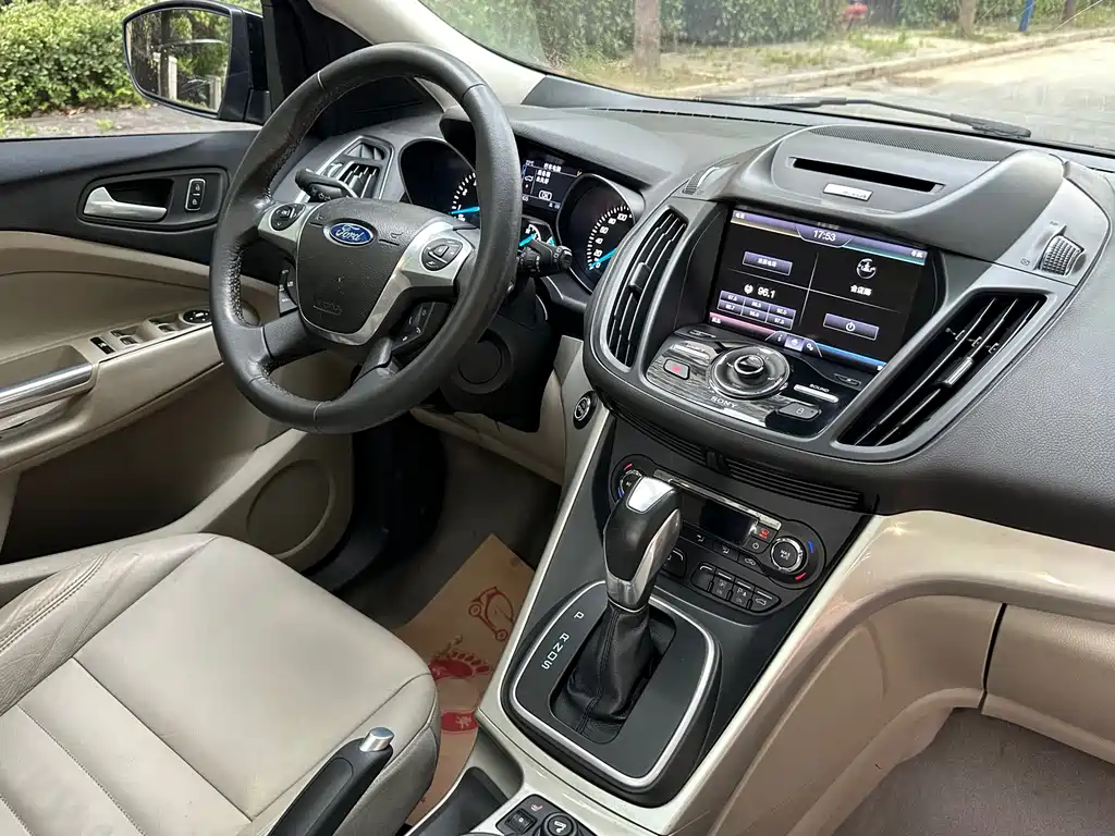 Ford Kuga 2014 — фото 15