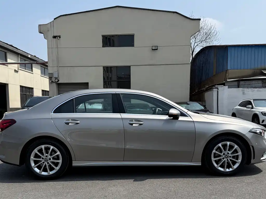 Mercedes-Benz A-Class 2021 — фото 14