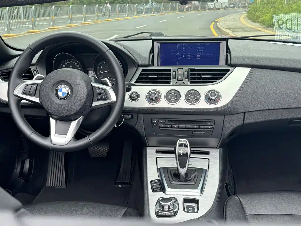 BMW Z4 2014 — фото 9
