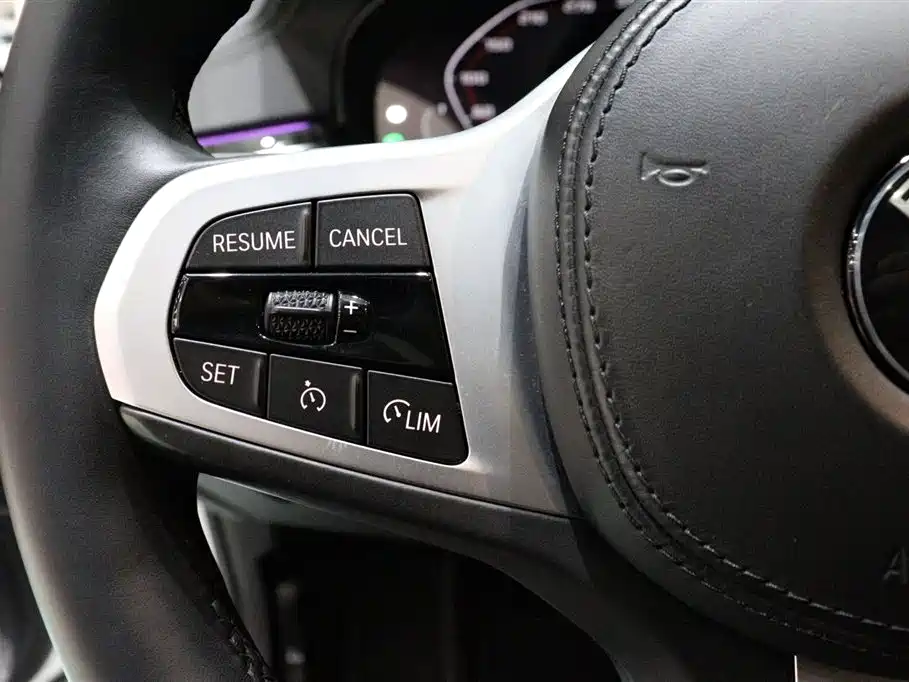 BMW 5 Series 2021 — фото 16