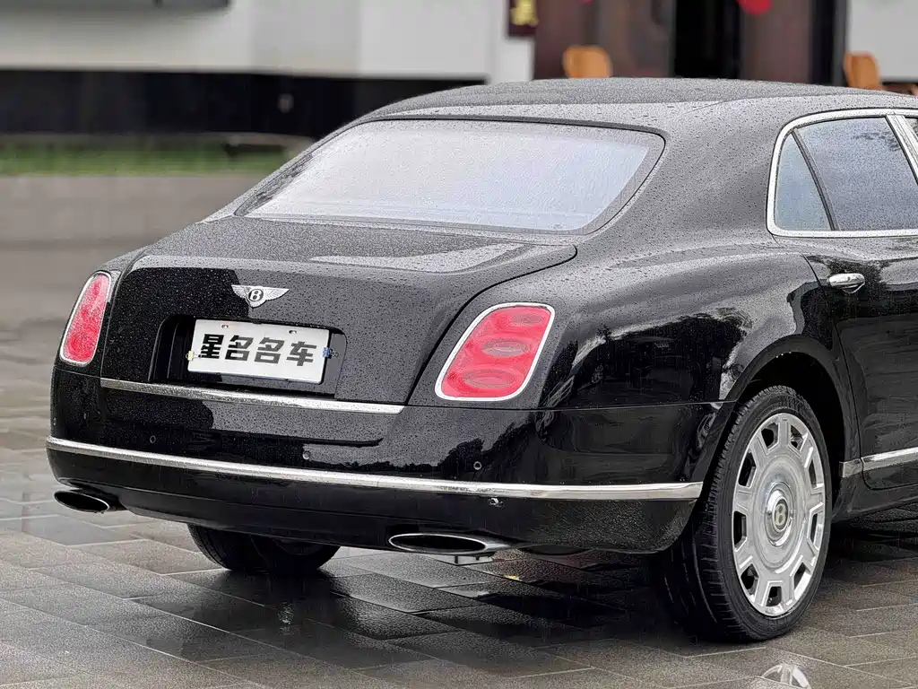Bentley Mulsanne 2015 — фото 19