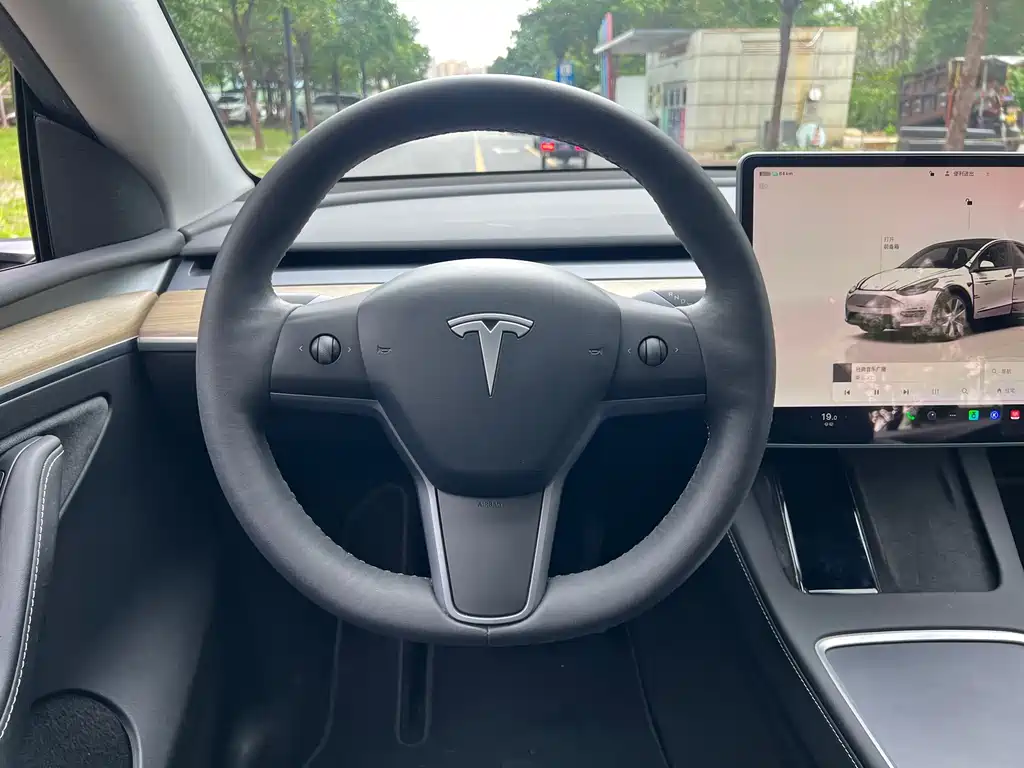 Tesla Model Y 2023 — фото 4