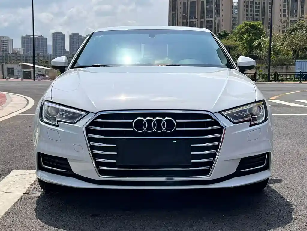Audi A3 2019 — фото 2
