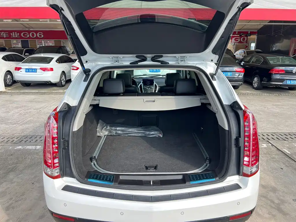 Cadillac SRX 2013 — фото 24