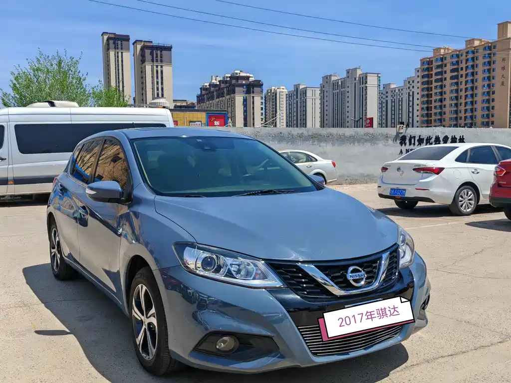 Nissan Tiida 2017 — фото 1