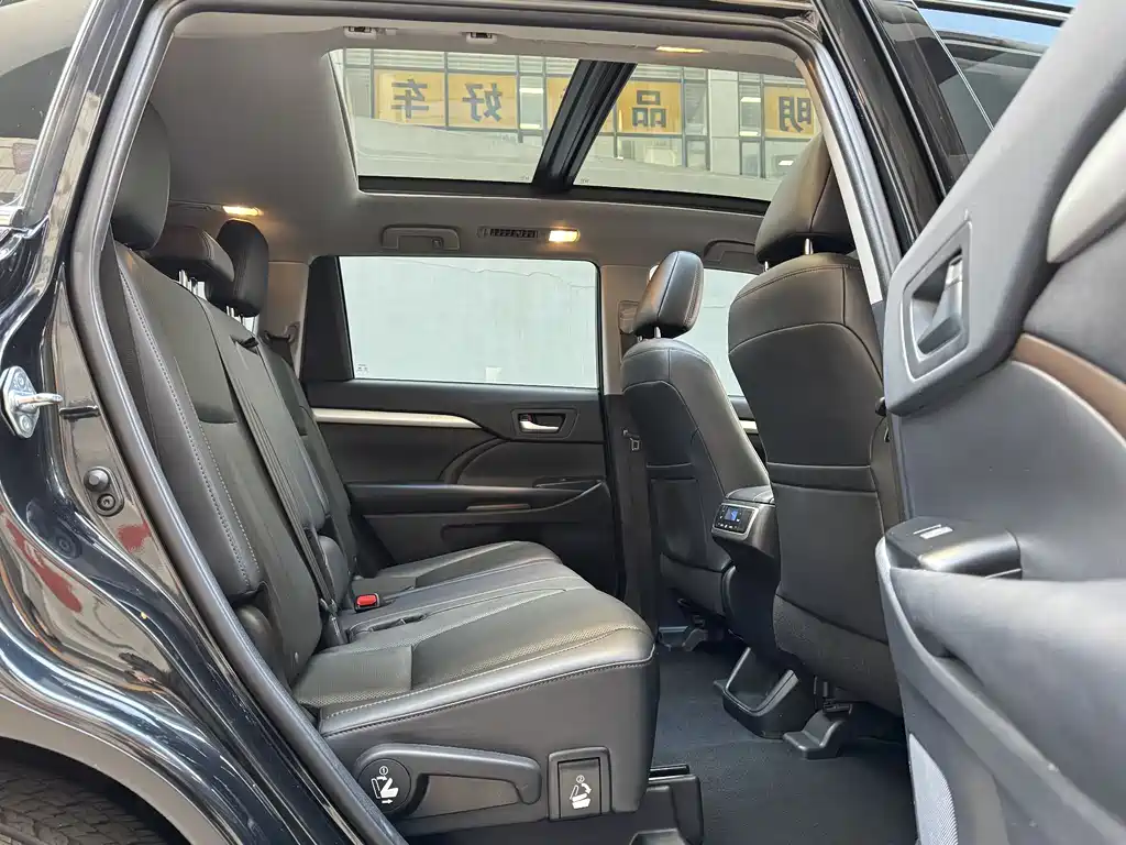 Toyota Highlander 2021 — фото 12
